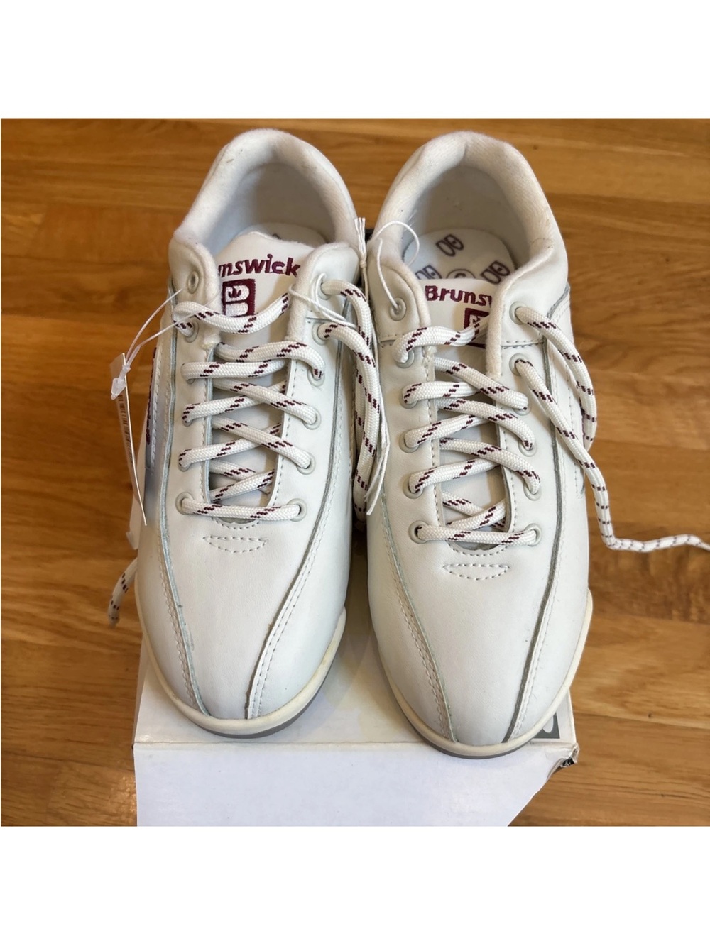 Brunswick Capri II Women's Bowling Shoes Cream Ivory Size 6